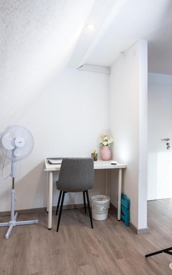 #2 Grosses Zimmer Mit Pool Und Garten ميمنغن المظهر الخارجي الصورة